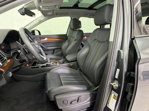 Daytona Gray Pearl Effect 2023 Audi Q5 45 S line Premium Plus