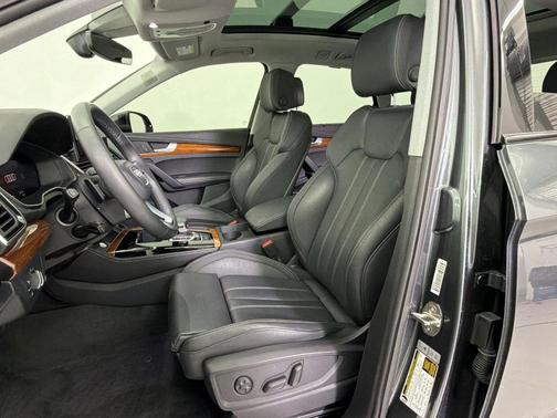 Daytona Gray Pearl Effect 2023 Audi Q5 45 S line Premium Plus
