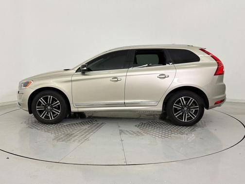 2017 Volvo XC60 T5 Dynamic