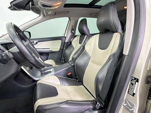 Osmium Grey Metallic 2017 Volvo XC60 T5 Dynamic