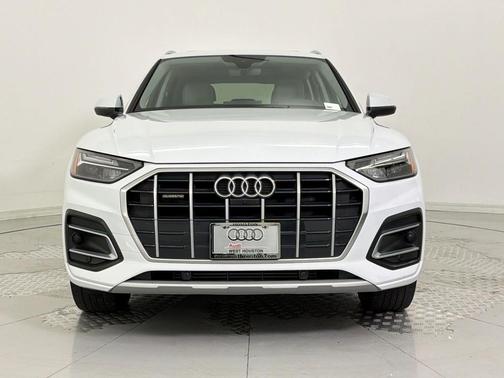 Glacier White Metallic 2023 Audi Q5 40 Premium Plus