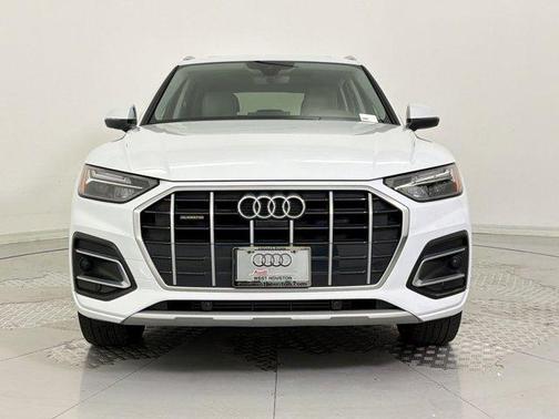 Glacier White Metallic 2023 Audi Q5 40 Premium Plus