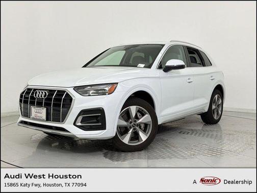 Glacier White Metallic 2023 Audi Q5 40 Premium Plus