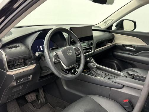 Black 2024 Toyota Grand Highlander Platinum