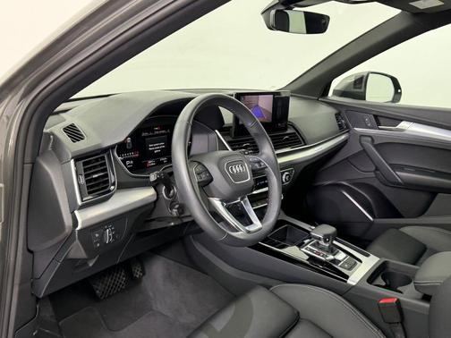 2025 Audi Q5 45 S line Premium