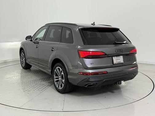 2025 Audi Q7 45 Premium Plus