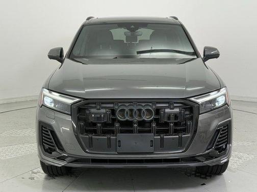 2025 Audi Q7 45 Premium Plus