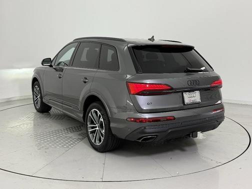 2025 Audi Q7 45 Premium Plus