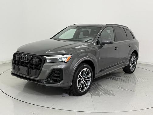 2025 Audi Q7 45 Premium Plus