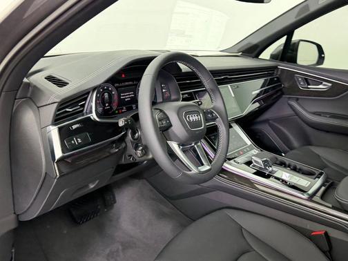 2026 Audi Q7 55 Premium Plus