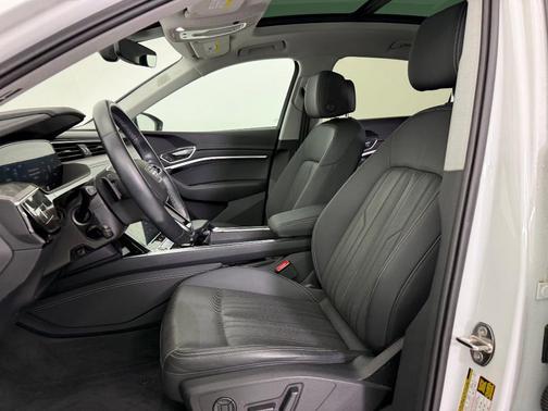 2022 Audi e-tron Sportback S line Premium Plus