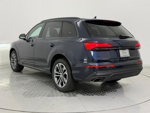 2026 Audi Q7 45 Premium