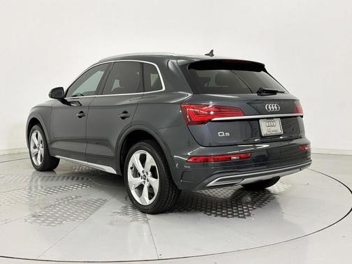 Manhattan Gray Metallic 2021 Audi Q5 45 Premium Plus