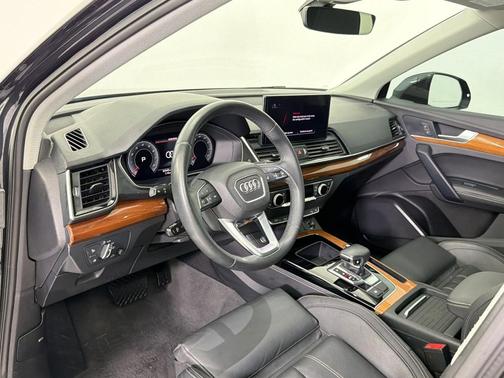 Manhattan Gray Metallic 2021 Audi Q5 45 Premium Plus