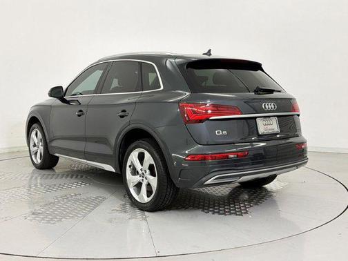 Manhattan Gray Metallic 2021 Audi Q5 45 Premium Plus