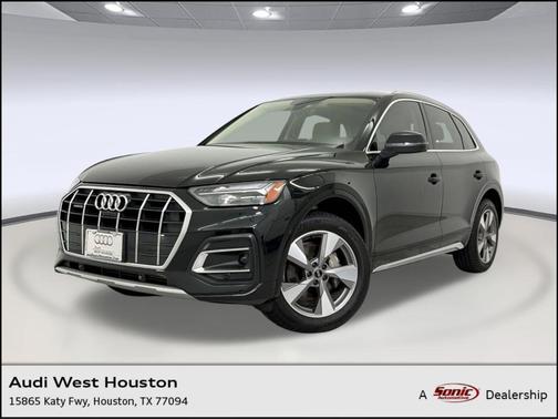 Mythos Black Metallic 2023 Audi Q5 40 Premium Plus