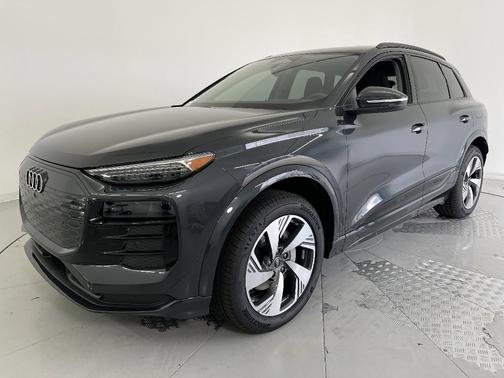 2025 Audi Q6 e-tron Premium Plus quattro