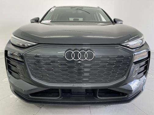 2025 Audi Q6 e-tron Premium Plus quattro