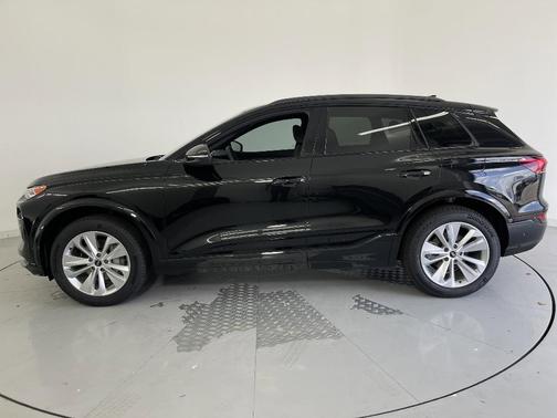 2025 Audi Q6 e-tron Premium