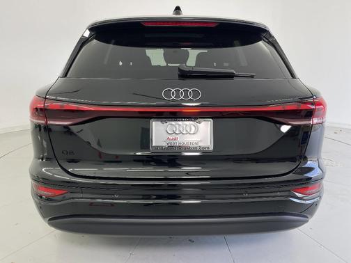2025 Audi Q6 e-tron Premium