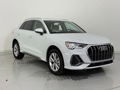 2025 Audi Q3 Premium 45 TFSI S line quattro Tiptronic