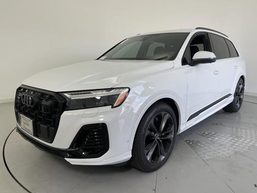 2025 Audi Q7 55 Premium Plus