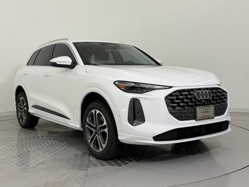 Arkona White 2026 Audi Q5 Premium