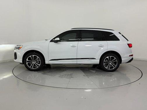 2026 Audi Q7 45 Premium
