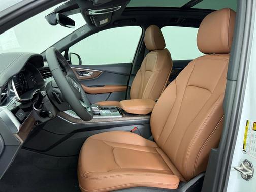 2026 Audi Q7 45 Premium