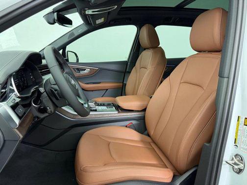 2026 Audi Q7 45 Premium