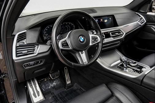 Black Sapphire Metallic 2021 BMW X5 M50i