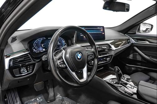 Jet Black 2023 BMW 530e Base