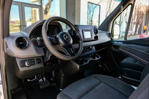 2019 Mercedes-Benz Sprinter 2500 Standard Roof