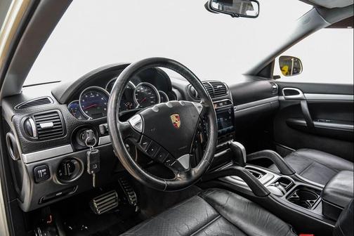 White 2004 Porsche Cayenne Cayenne