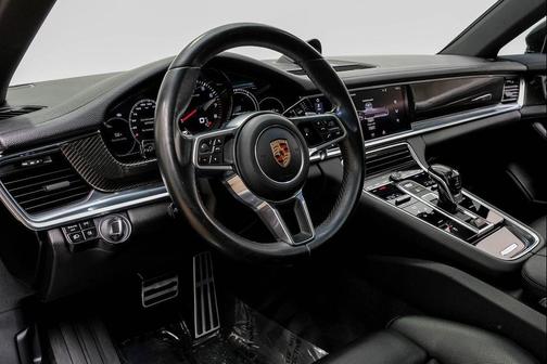 2017 Porsche Panamera 4