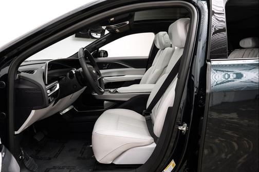 2025 Cadillac LYRIQ Luxury