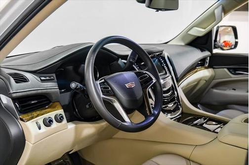 2018 Cadillac Escalade Luxury