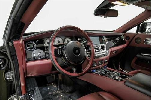 2016 Rolls-Royce Dawn Base