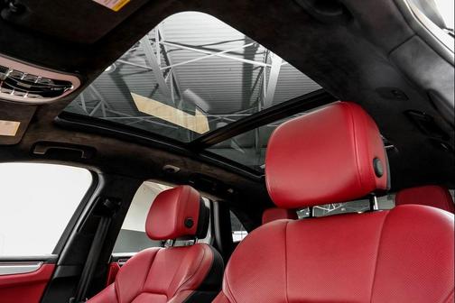 2016 Porsche Macan Turbo