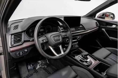 2023 Audi Q5 45 S line Prestige