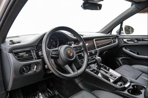 White 2024 Porsche Macan Macan
