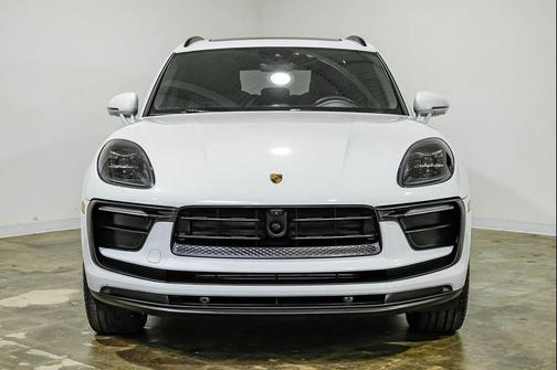 White 2024 Porsche Macan Macan