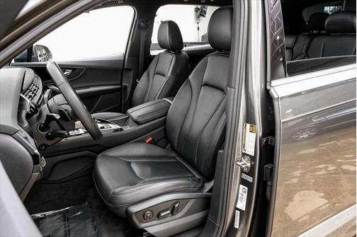2019 Audi Q7 55 Premium Plus