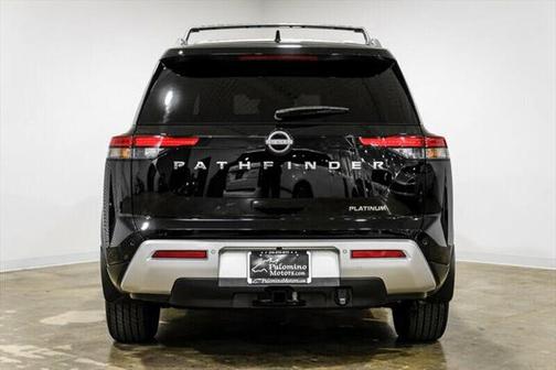 2022 Nissan Pathfinder Platinum 2WD