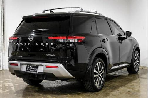2022 Nissan Pathfinder Platinum 2WD