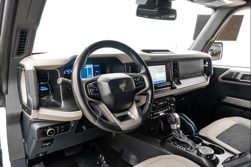 Oxford White 2023 Ford Bronco Wildtrak
