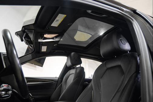 2019 BMW 530 530i