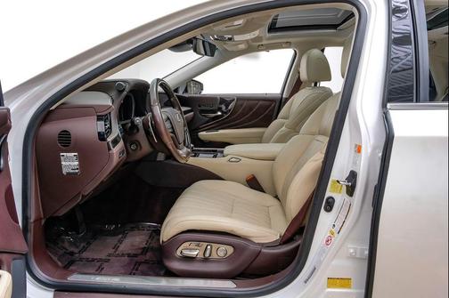 Eminent White Pearl 2018 Lexus LS 500 Base