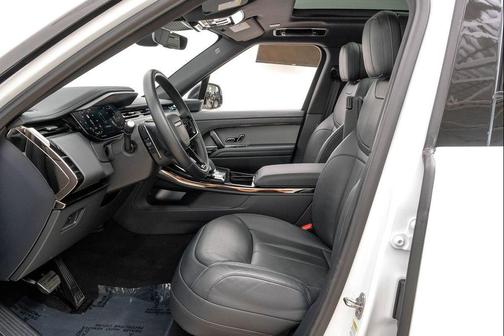Fuji White 2024 Land Rover Range Rover Sport SE