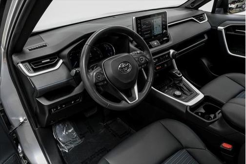 2021 Toyota RAV4 Hybrid SE